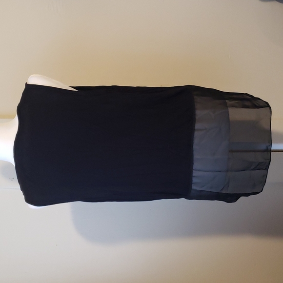 B.L.E.U Sleeveless Blouse - Picture 3 of 5